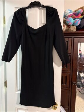 Elegant Black Long-Sleeve Square-Neck Dress